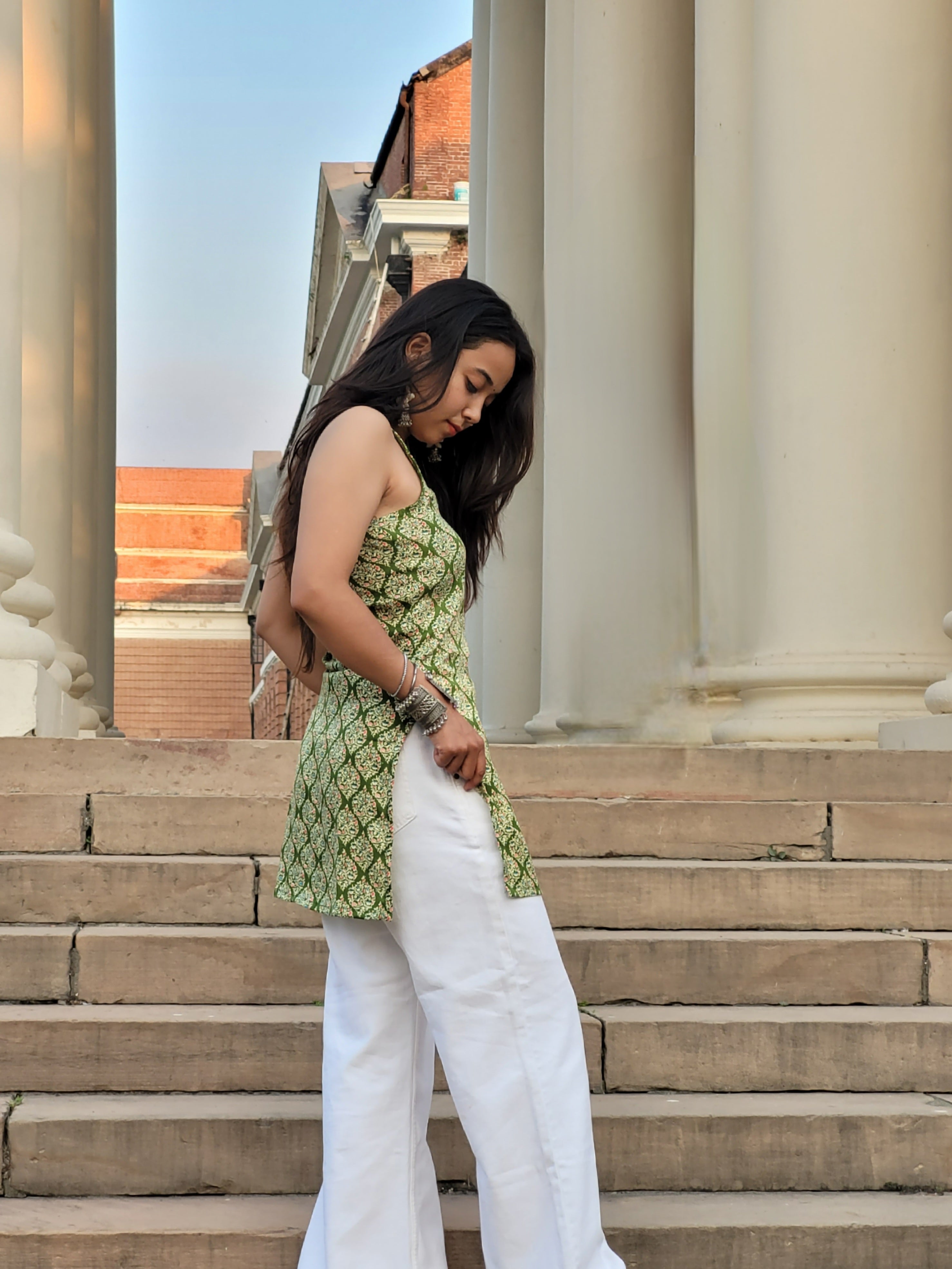 Aarvi Handblock Halter Kurti