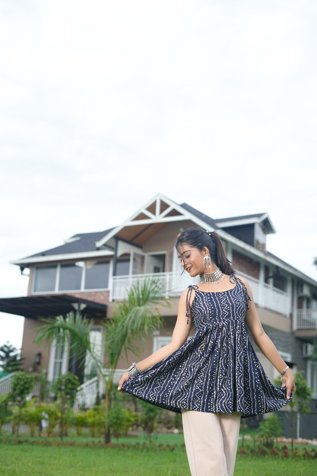 Trishudra Aabroo – The Indigo Whisper